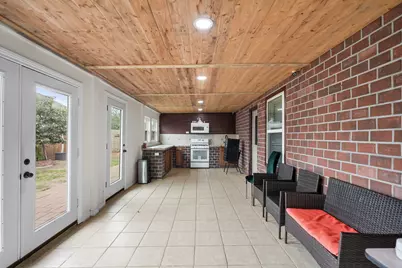 8306 Sunstone Court, Texas City, TX 77591 - Photo 3