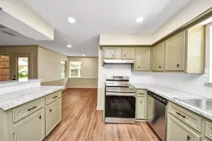 5731 Lodge Creek Dr, Houston, TX 77066 - Photo 9