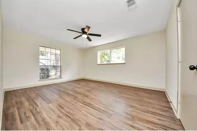 5731 Lodge Creek Drive, Houston, TX 77066 - Photo 13