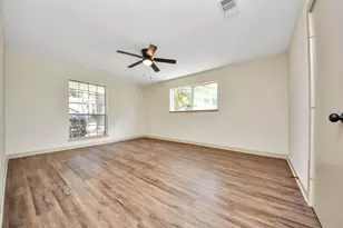 5731 Lodge Creek Dr, Houston, TX 77066 - Photo 13