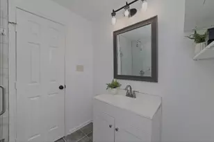 2503 Creston Dr, Houston, TX 77026 - Photo 9