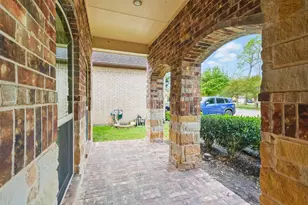 4927 Blackwater Ln, Sugar Land, TX 77479 - Photo 3