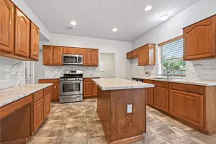 15423 Park Glen Dr, Sugar Land, TX 77498 - Photo 15