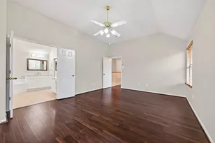 15423 Park Glen Dr, Sugar Land, TX 77498 - Photo 29