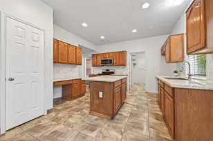 15423 Park Glen Dr, Sugar Land, TX 77498 - Photo 17