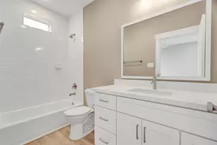 28 Cmdr. Runco Ln, Taylor Lake Village, TX 77586 - Photo 21