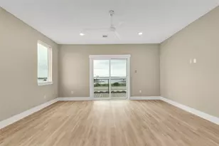 28 Cmdr. Runco Ln, Taylor Lake Village, TX 77586 - Photo 9