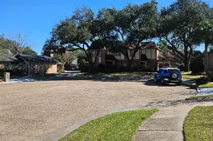 11807 Chase Lake Dr, Houston, TX 77077 - Photo 3