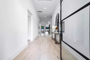 207 W 33rd St, Houston, TX 77018 - Photo 3