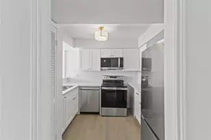 1913 Bittercreek Dr, Houston, TX 77042 - Photo 5