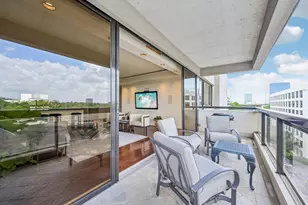 49 Briar Hollow Ln, Houston, TX 77027 - Photo 3