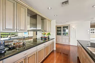 49 Briar Hollow Ln, Houston, TX 77027 - Photo 15