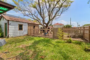 2616 45th St, Galveston, TX 77550 - Photo 33