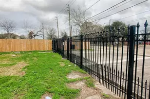 4605 Fulton St, Houston, TX 77009 - Photo 9