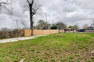 4605 Fulton St, Houston, TX 77009 - Photo 11