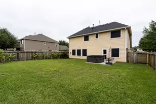 921 Sage St, Baytown, TX 77521 - Photo 33