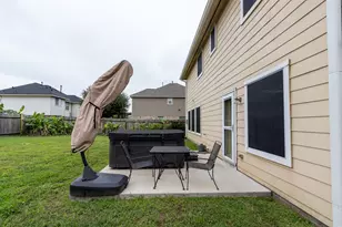 921 Sage St, Baytown, TX 77521 - Photo 33