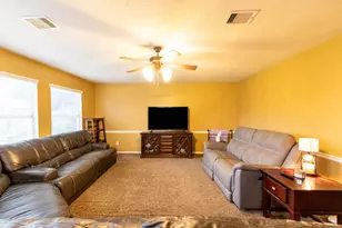 921 Sage St, Baytown, TX 77521 - Photo 15