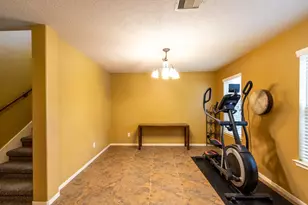 921 Sage St, Baytown, TX 77521 - Photo 9