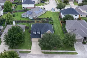 921 Sage St, Baytown, TX 77521 - Photo 37