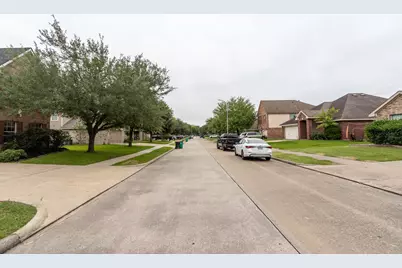 921 Sage Street, Baytown, TX 77521 - Photo 37