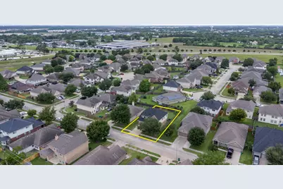 921 Sage Street, Baytown, TX 77521 - Photo 3