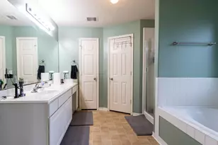 921 Sage St, Baytown, TX 77521 - Photo 21