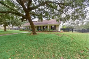 1506 10th St, Hempstead, TX 77445 - Photo 3