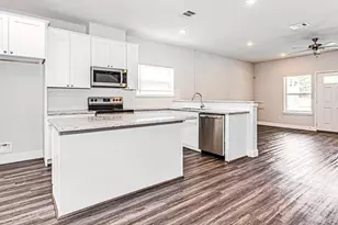 9314 Sundown Dr, Houston, TX 77016 - Photo 3