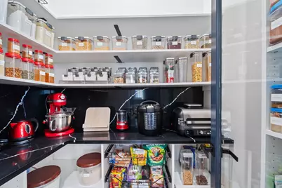 948 Blackshire Lane, Houston, TX 77055 - Photo 11