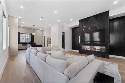 948 Blackshire Lane, Houston, TX 77055 - Photo 5