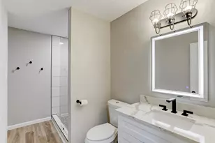 18032 Bal Harbour Dr, Nassau Bay, TX 77058 - Photo 9
