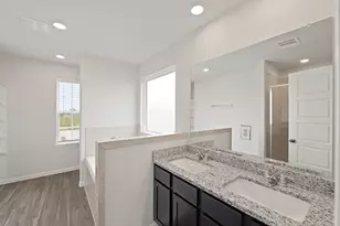 2206 Thorpe Grv Ct, Houston, TX 77090 - Photo 19