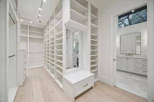 8837 Larston St, Houston, TX 77055 - Photo 29