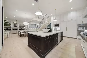 8837 Larston St, Houston, TX 77055 - Photo 9