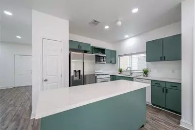 1665 Nichole Woods Drive, Houston, TX 77047 - Photo 11