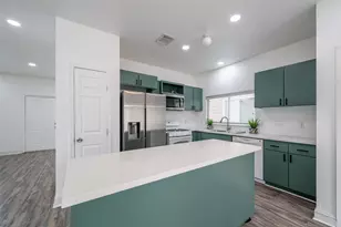 1665 Nichole Woods Dr, Houston, TX 77047 - Photo 11