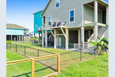 1967 Avenue J, Crystal Beach, TX 77650 - Photo 5