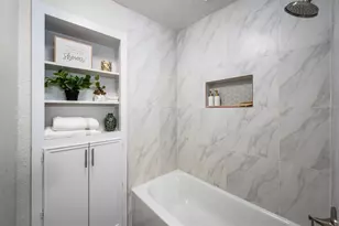 10206 Alta Loma Way, Houston, TX 77075 - Photo 11