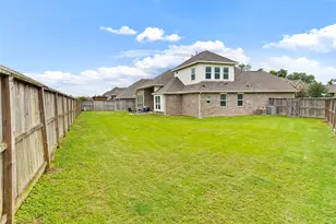 308 Bentside Pl, Clute, TX 77531 - Photo 3