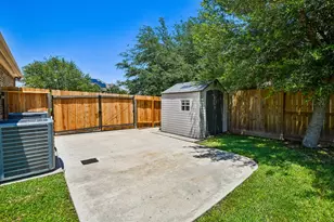 2306 Lakeway Dr, Friendswood, TX 77546 - Photo 37