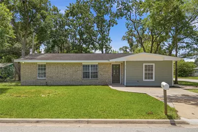 217 W Wilkins Street, League City, TX 77573 - Photo 1