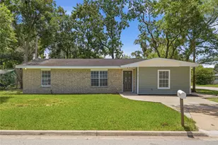 217 W Wilkins St, League City, TX 77573 - Photo 1