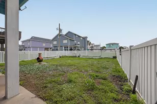 13649 Pirates Beach Blvd, Galveston, TX 77554 - Photo 31