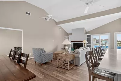 13649 Pirates Beach Boulevard, Galveston, TX 77554 - Photo 11