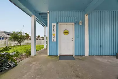 13649 Pirates Beach Boulevard, Galveston, TX 77554 - Photo 3