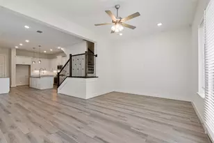 912B W 21st St, Houston, TX 77008 - Photo 9