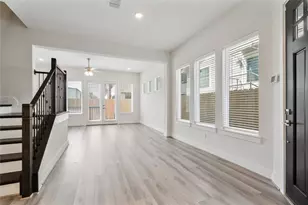 912B W 21st St, Houston, TX 77008 - Photo 5