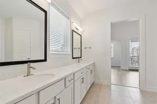 912B W 21st St, Houston, TX 77008 - Photo 21