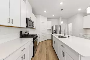704 Sand Dollar Dr, Kemah, TX 77565 - Photo 9